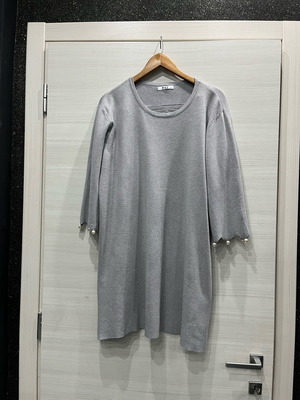 Wool dress new gray with large pearl embellishment