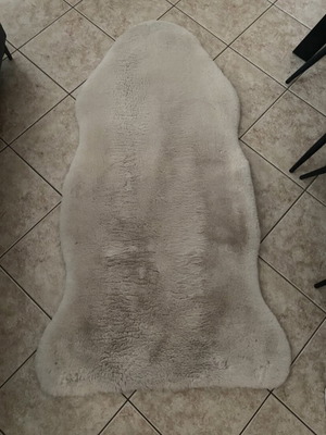 Fur rug like new Leroy Merlin