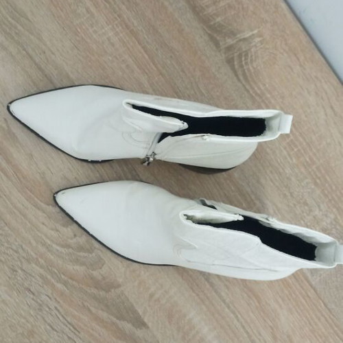 White ankle boots size 39 like new