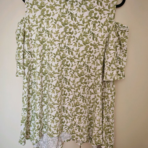 Adrianna Papell floral blouse size M like new