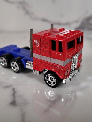 Hot Wheels Optimus Prime Transformers Κόκκινο - 2025 - Ανοιχτό [V7]