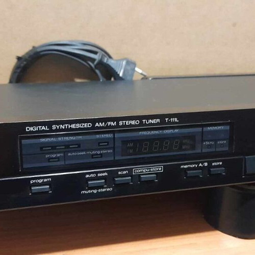 Luxman T-111L Stereo AM/FM Tuner used, vintage Japan