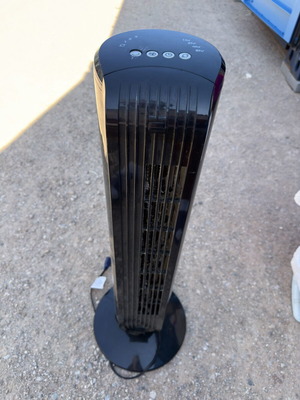 Tower fan with excellent cooling, 120V AC 60Hz