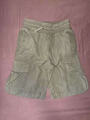 GAP Cargo shorts for 6 years boy like new, gray and beige
