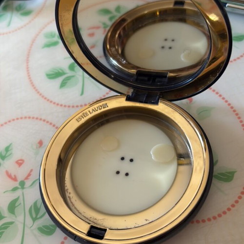 Estee Lauder Powder Refill Case like new, only the case
