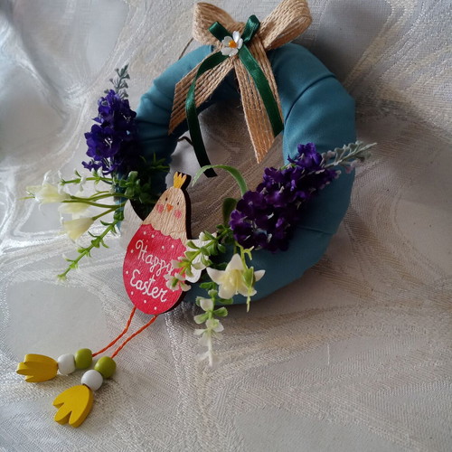 Small May wreath used with wildflowers and wooden chicken