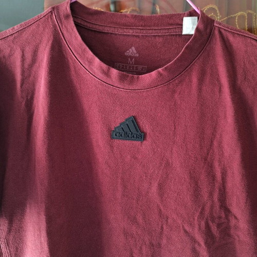 Adidas tshirt burgundy size M, like new