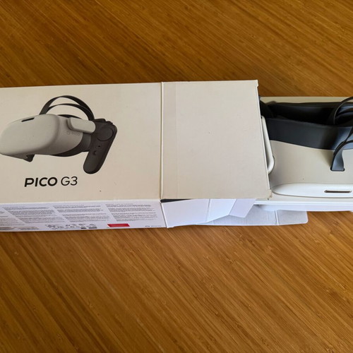 PICO G3 VR Headset like new with box, all-in-one enterprise