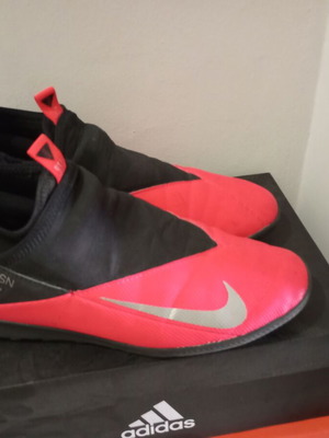 Футболни обувки Nike номер 43 в много добро състояние