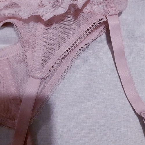 H&M Large pink salmon garter belt new, -  6,00 - Vendora.cy
