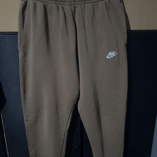 Nike men's sportswear size L, beige