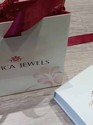 Antica jewelry box and paper bag like new