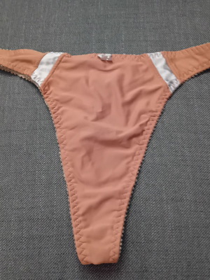 Triumph string M, beige