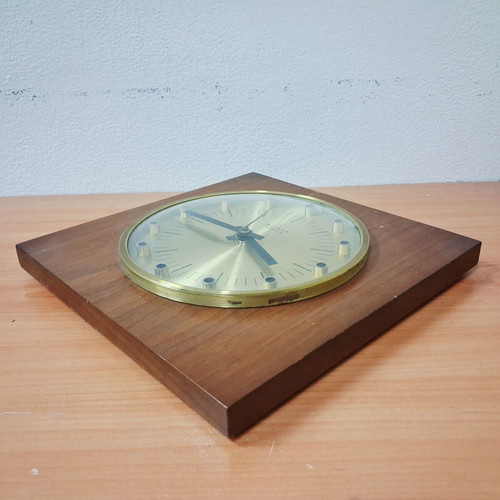 Weimar Vintage Wall Clock quartz made in DDR like new