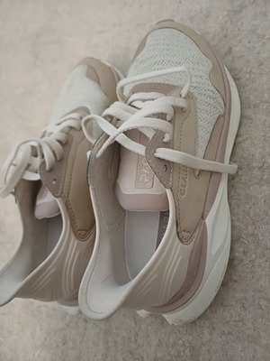 Clarks αθλητικά σαν καινούργια, άσπρα και μπεζ, μέγεθος 39