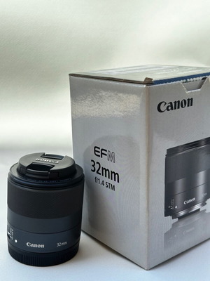 Canon EF-M 32mm f/1.4 STM lens