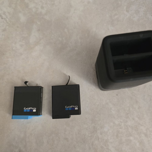 GoPro7 battery charger with 2 genuine batteries
