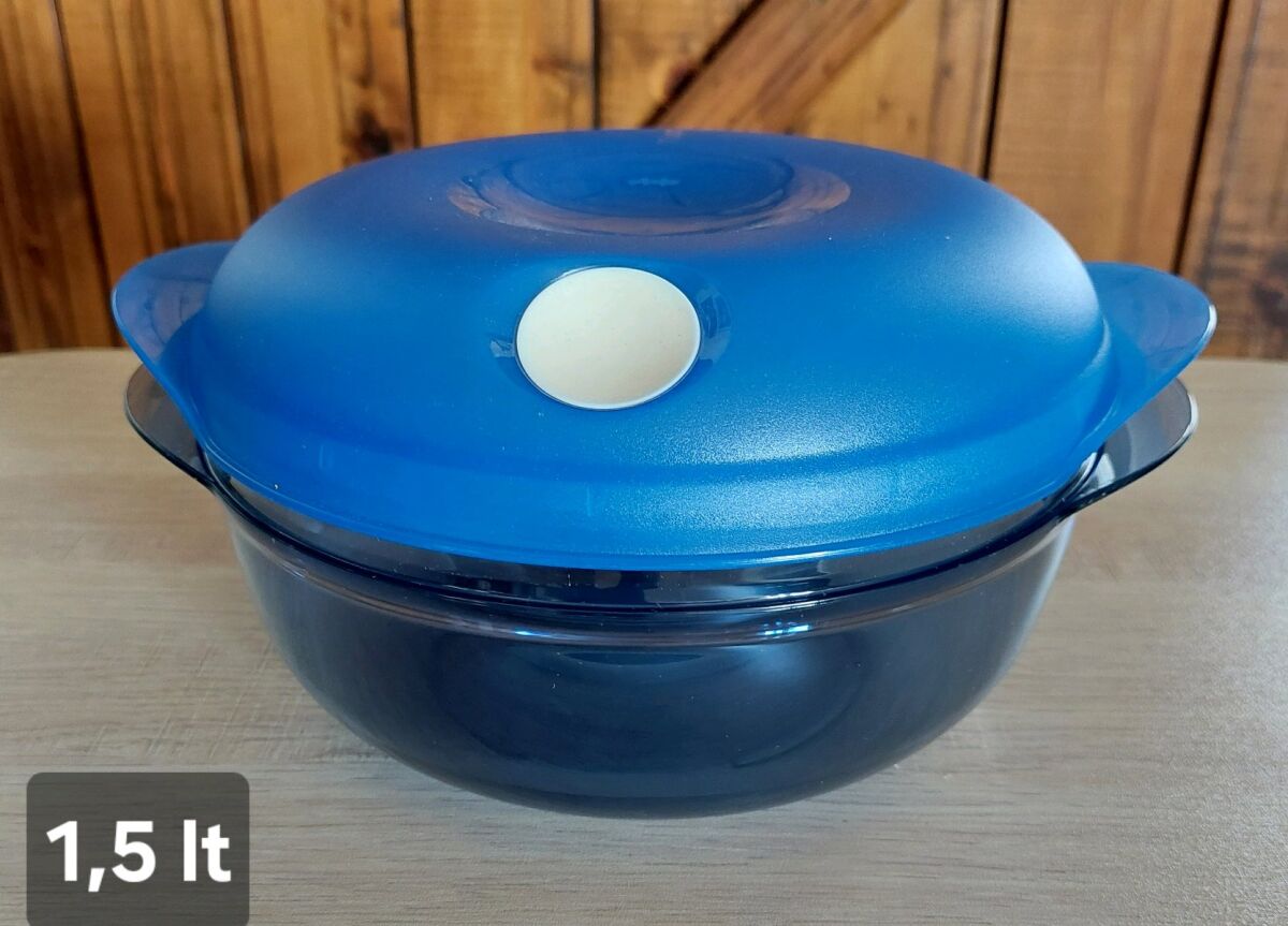 Tupperware container for heating food in… - € 10,00 - Vendora.cy