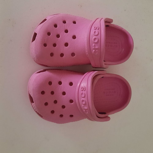 Crocs clogs pink for girls size 6 used