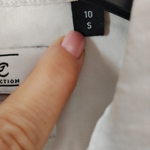 White fitted shirt like new, sizes S and M