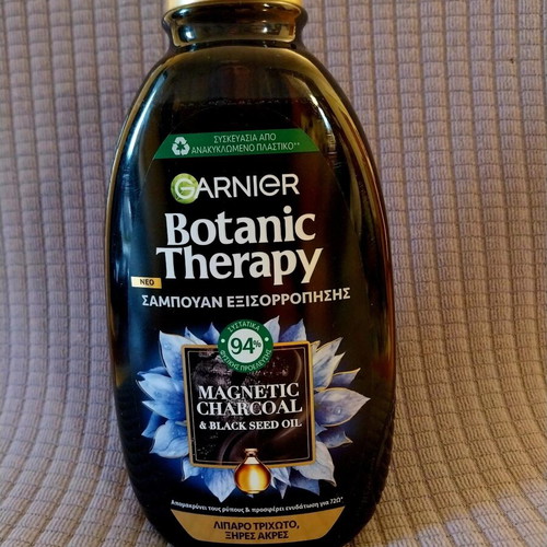 Garnier Botanic Therapy Magnetic Charcoal Shampoo new, vegan formula