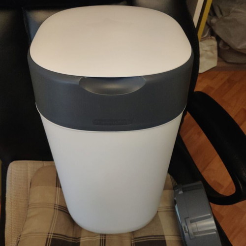 Tommee Tippee Twist & Click Advanced Nappy Disposal System new with 2 refills