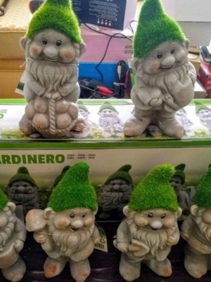 Garden gnomes new, set of 7 pieces