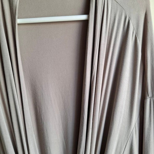 Long kimono robe like new in beige-grey