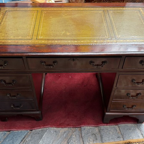Antique removable desk 1930-40, like new condition