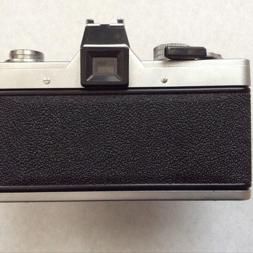Praktica L2 Pentacon analog camera with Domiplan 2.8/50 automatic lens like new