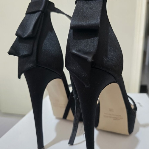 Sante Shoes platform heels like new, size 38, black