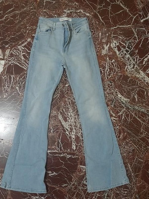 Bershka ανοιχτό γαλάζιο ψηλόμεσο τζιν καμπάνα σαν καινούργιο, νούμερο S
