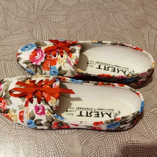 Meat shoes with floral pattern like new, size 40, textile