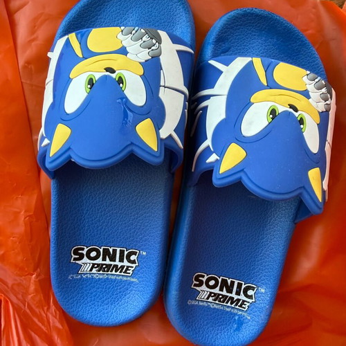 Sonic slippers size 29, blue