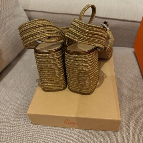 Castaner sandals like new, gold color, size 40