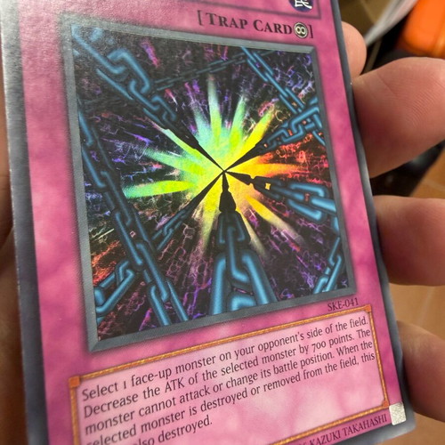 Yu gi oh Shadow spell χρυσή κάρτα σαν καινούργιο