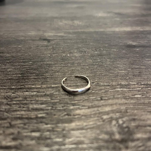 Silver ring brand new in excellent condition
