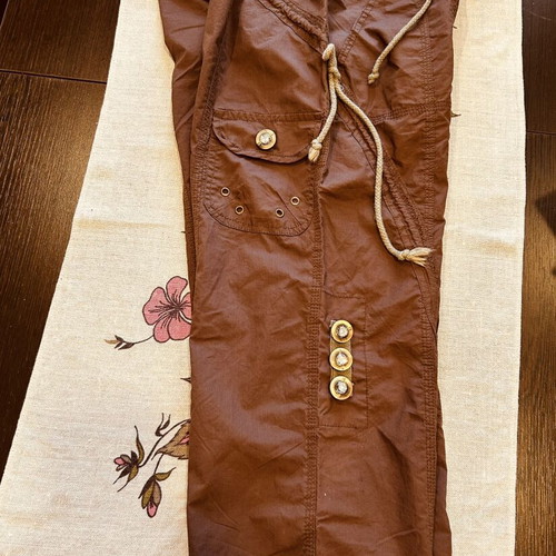 Hong Ru Brown Capri Pants Size M New with Tags