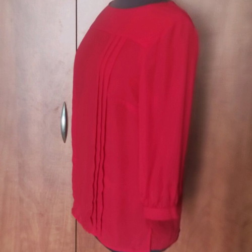SLN women's blouse red with pintuck details like new