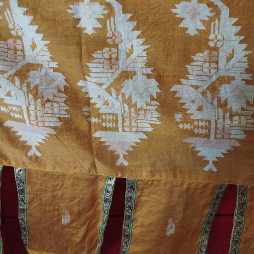Indian woven bed valance like new, cotton, Jamdani technique