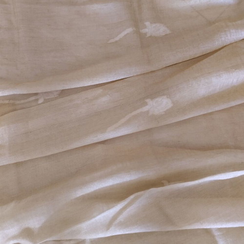 Curtain like new, yellow gold color, dimensions 2.48x2.36 with 0.82 gathers