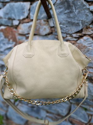 Xl size handbag like new, ecru with gold chain