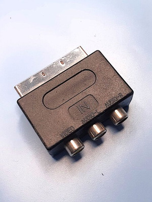 RCA to SCART adapter like new, 3x RCA (2 audio + 1 video)