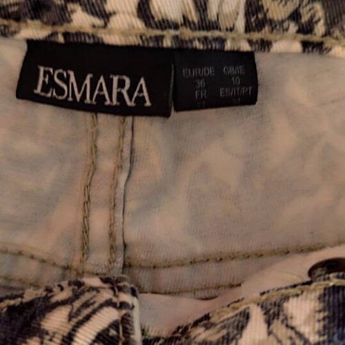 Esmara women's denim shorts with floral pattern like new, size S