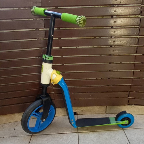 Skates used, set of 2 blue kids' with light-up wheels