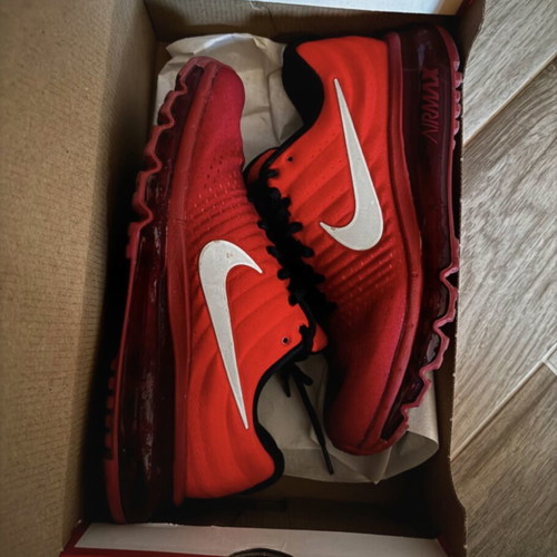 Nike athletic shoes like new, red, size 39