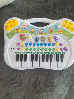 Children's piano with music and animal sounds like new