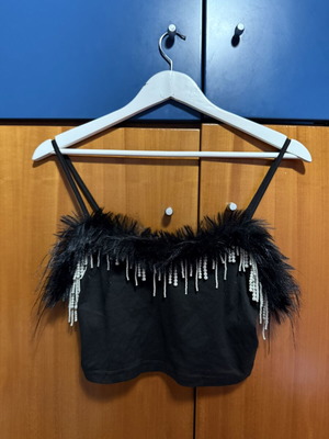 Shein black crop top with fur and hanging pearls, size L, new