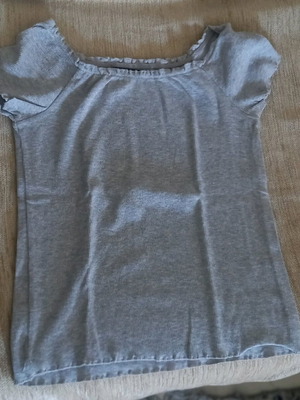 T-shirt gray top size M like new