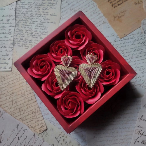Heart-shaped Miyuki handmade earrings made to order, red and gold